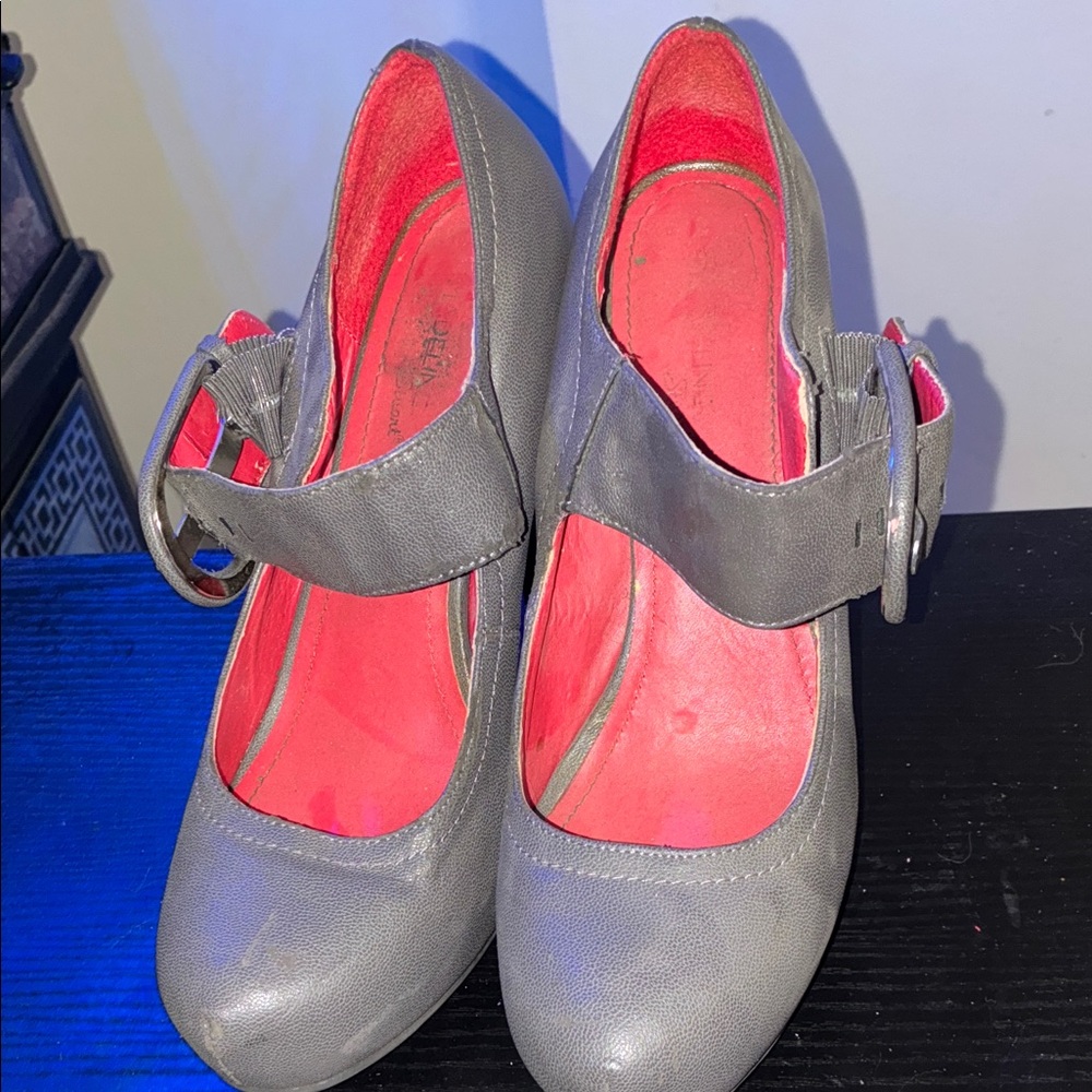 Madeline Stuart grey Maryjane pump